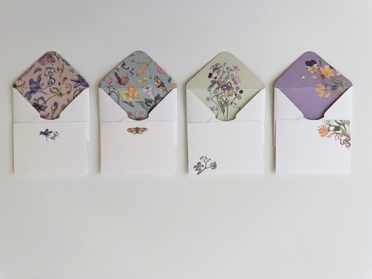 Floral Mini Note Card Set – 50 Pieces in Acrylic Box